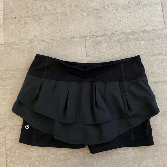 Lululemon skort - Picture 2 of 3